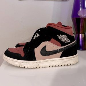 Nike Jordan 1 Mid Canyon Rust sneakers